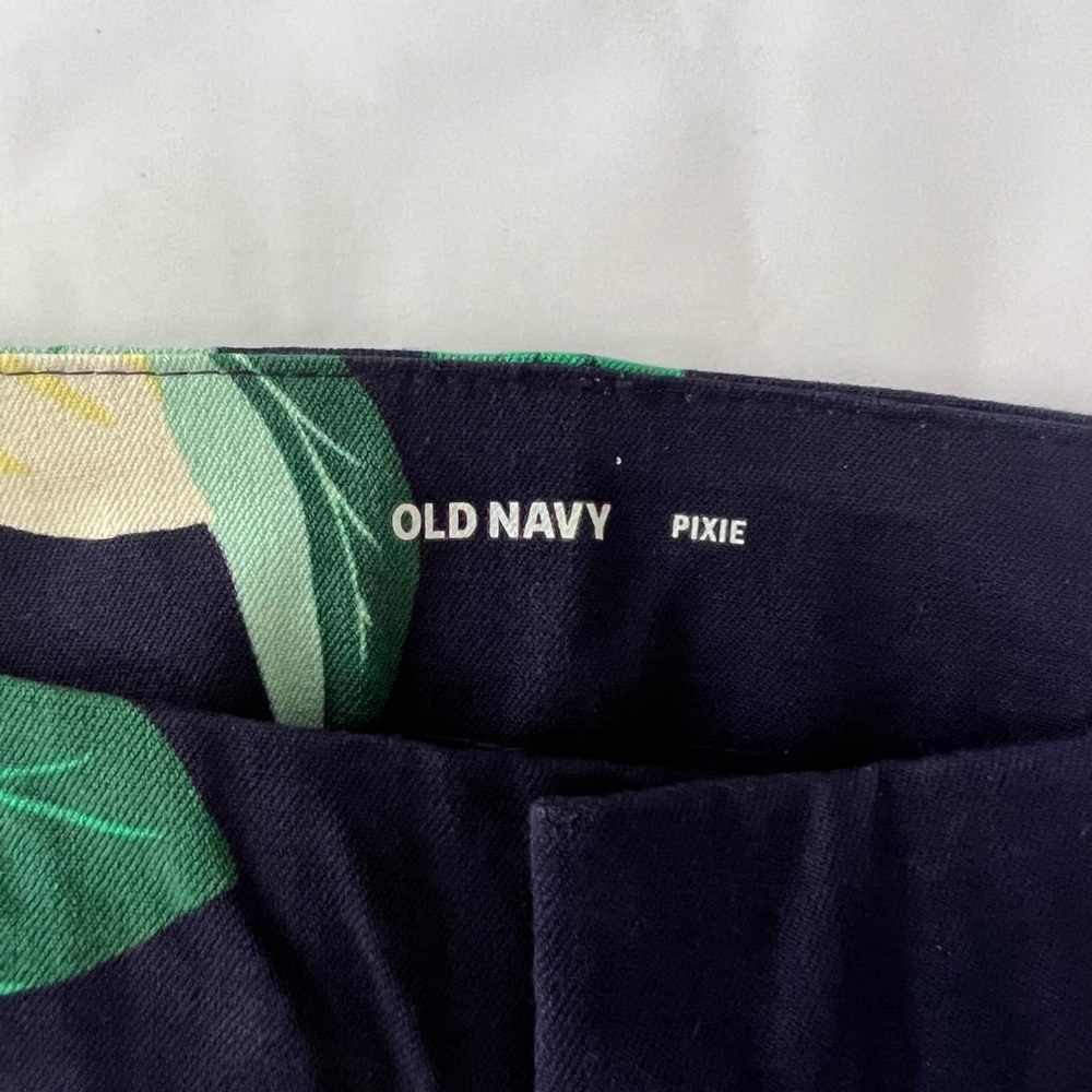Old Navy Floral Print Pixi Pants - Picture 6 of 6
